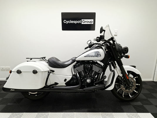 2021 Indian Springfield DARK HORSE