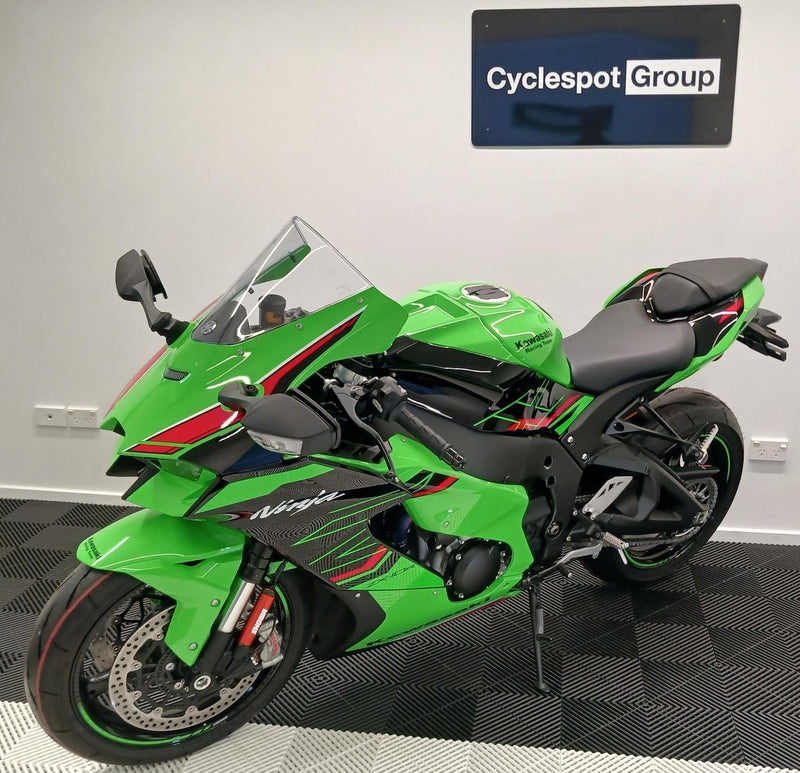 Load image into Gallery viewer, 2023 Kawasaki Ninja ZX-10R + AKRAPOVIC SLIP ON
