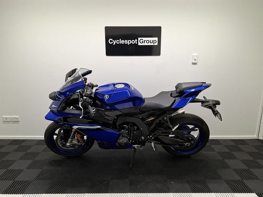 2025 Yamaha YZF-R9 R9 - AKRAPOVIC EXHAUST