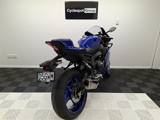2025 Yamaha YZF-R9 R9 - AKRAPOVIC EXHAUST