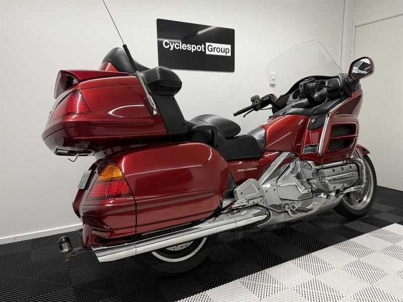 Load image into Gallery viewer, 2002 Honda Gold Wing GL 1800
