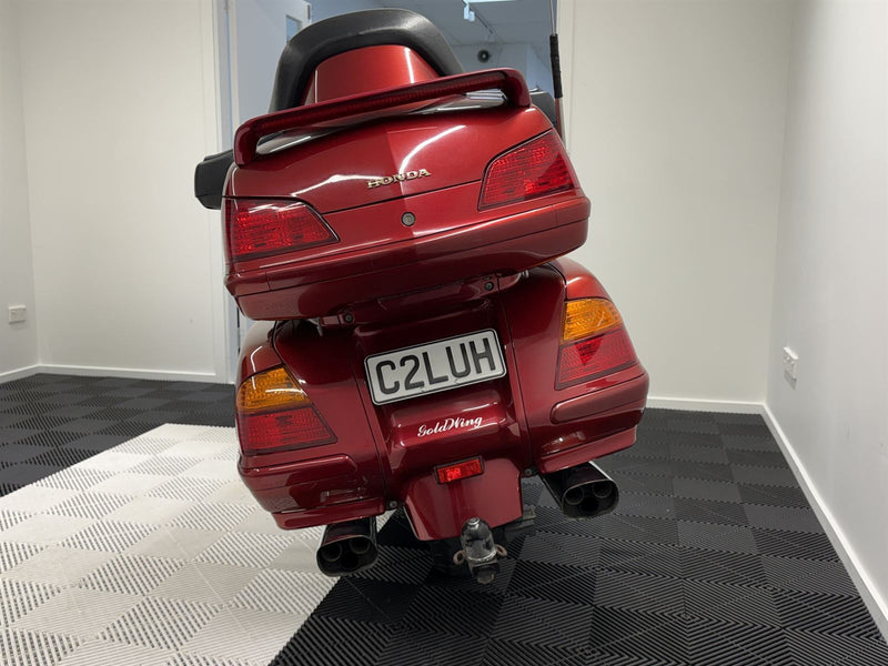 Load image into Gallery viewer, 2002 Honda Gold Wing GL 1800
