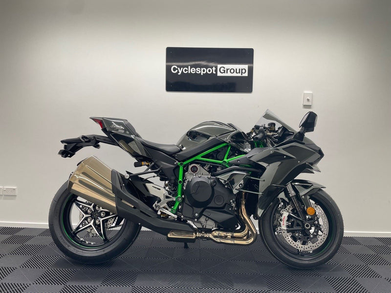 Load image into Gallery viewer, 2025 Kawasaki Ninja H2
