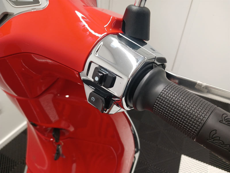 Load image into Gallery viewer, 2024 Vespa Primavera
