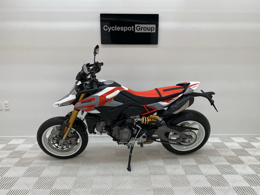2026 Ducati Hypermotard V2 SP
