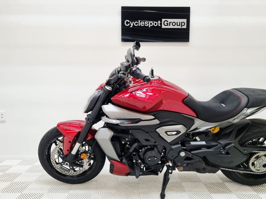 2025 Ducati XDiavel V4
