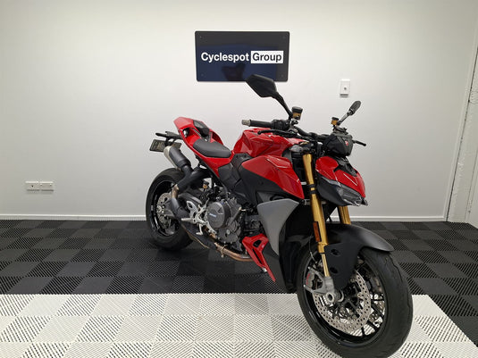 2026 Ducati Street Fighter V2S