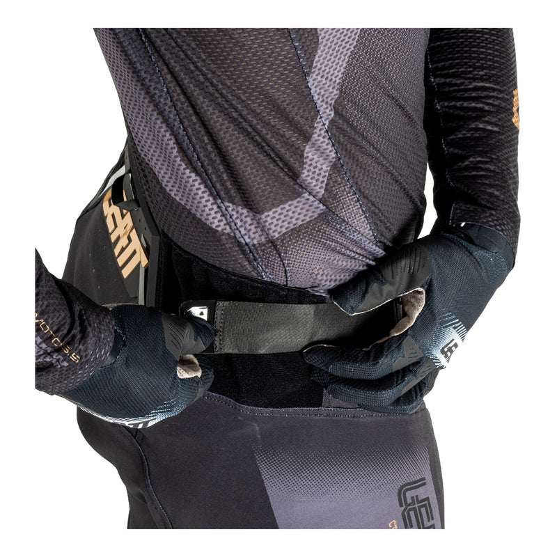 Load image into Gallery viewer, Leatt 2025 5.5 I.K.S Pants - Stealth
