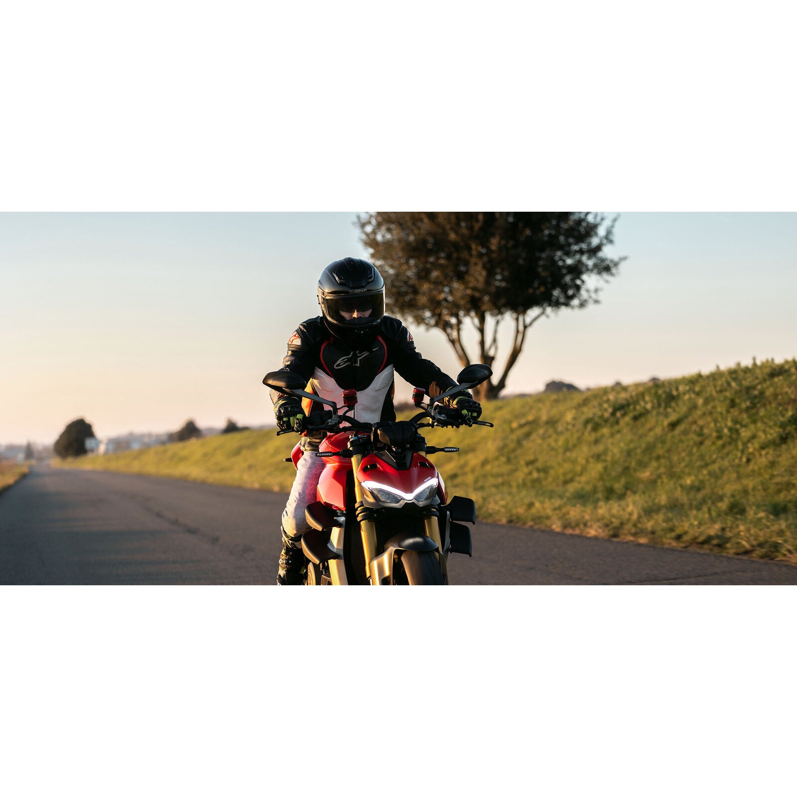 Sena Phantom Smart Helmet with Mesh Comms - Gloss White