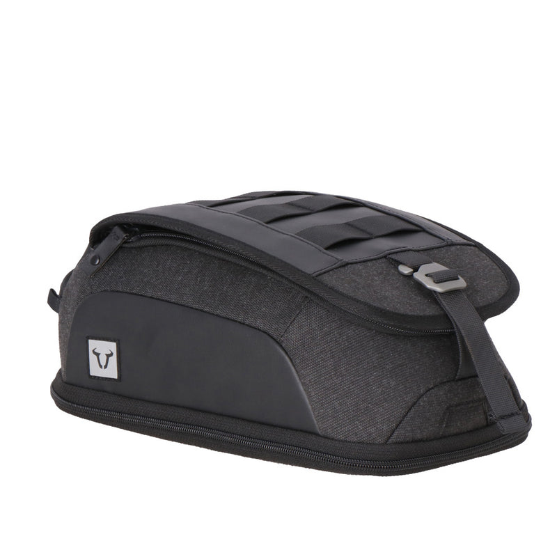 Load image into Gallery viewer, TAILBAG SW MOTECH LEGEND GEAR  LT4 GEAR TAILBAG BLACK 4-6 LITRE FUNCTION SPLASH PROOF
