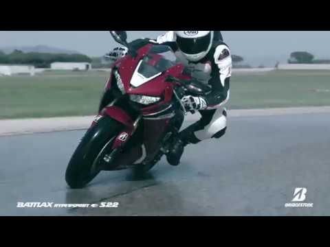 Load and play video in Gallery viewer, Bridgestone S22 150/60-17 Rear Hypersport Tyre (66H)
