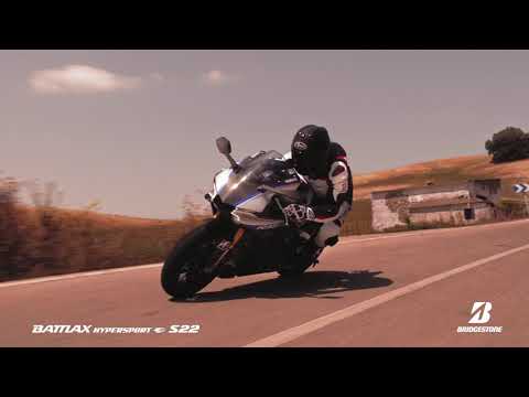 Load and play video in Gallery viewer, Bridgestone S22 140/70-17 Rear Hypersport Tyre (66H)
